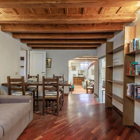 Romantic Santa Croce Apartment Florence