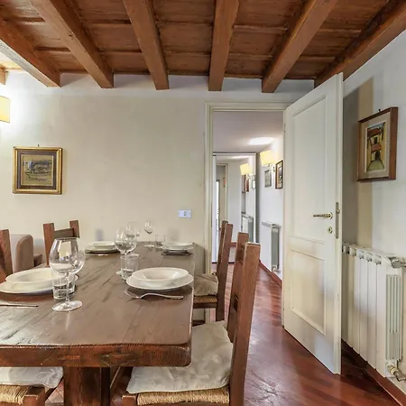 Romantic Santa Croce Apartment *